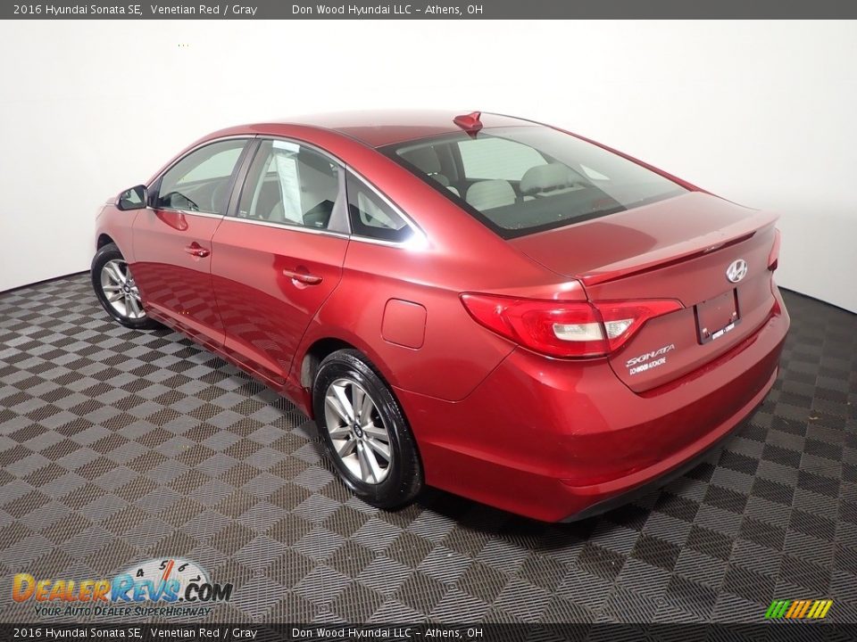 2016 Hyundai Sonata SE Venetian Red / Gray Photo #9