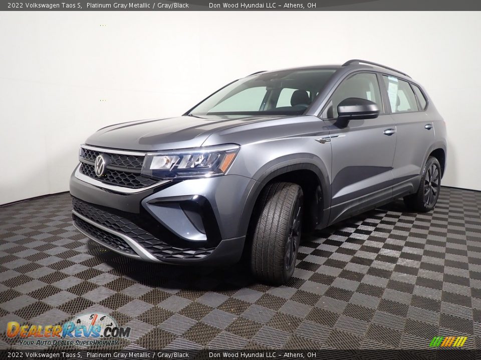 2022 Volkswagen Taos S Platinum Gray Metallic / Gray/Black Photo #7