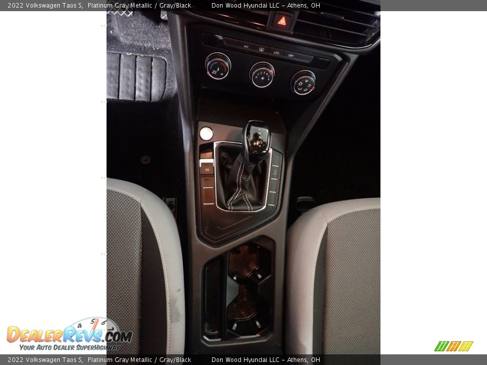 2022 Volkswagen Taos S Shifter Photo #27