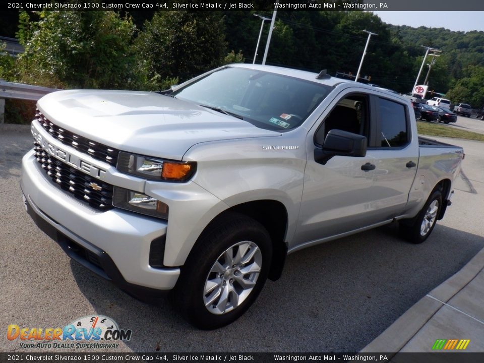 2021 Chevrolet Silverado 1500 Custom Crew Cab 4x4 Silver Ice Metallic / Jet Black Photo #11