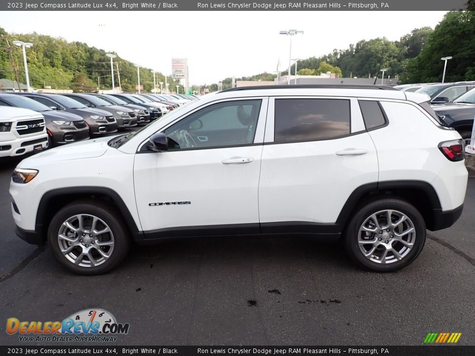 2023 Jeep Compass Latitude Lux 4x4 Bright White / Black Photo #2