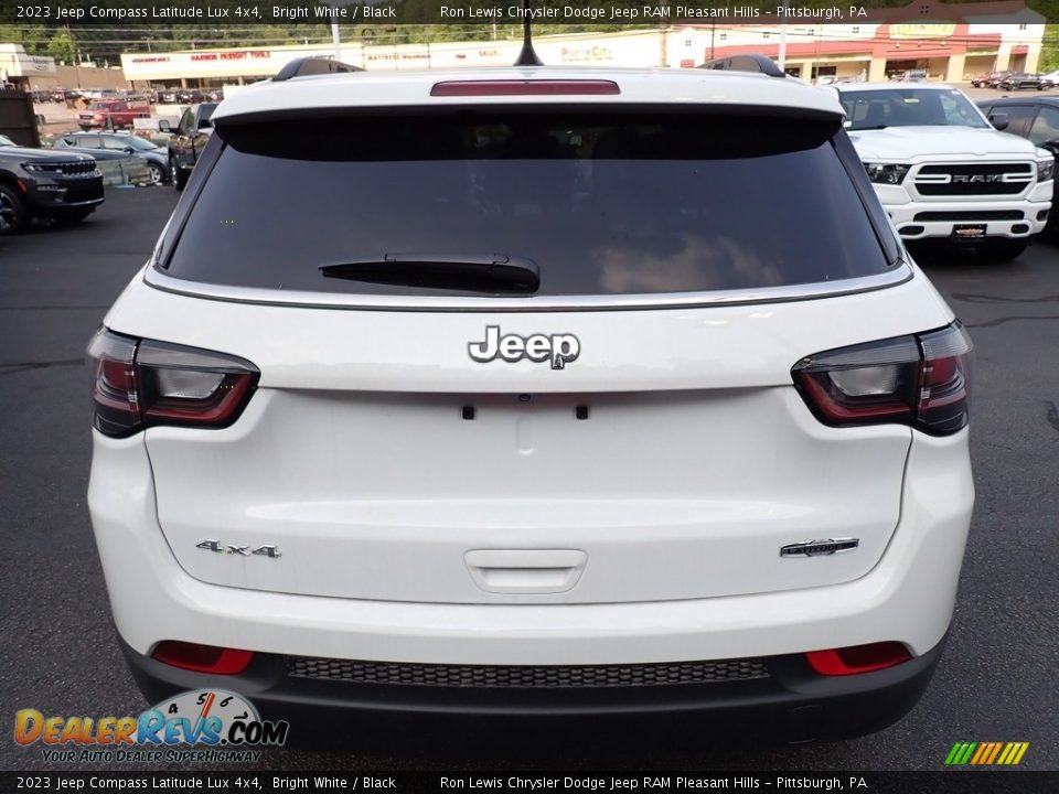 2023 Jeep Compass Latitude Lux 4x4 Bright White / Black Photo #4