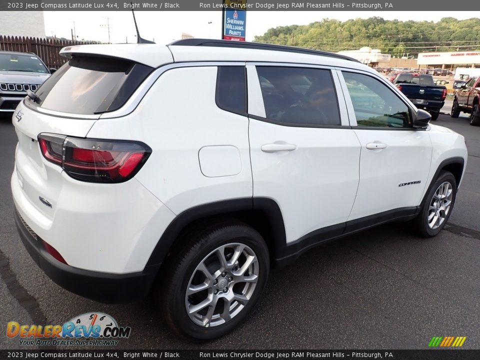 2023 Jeep Compass Latitude Lux 4x4 Bright White / Black Photo #6