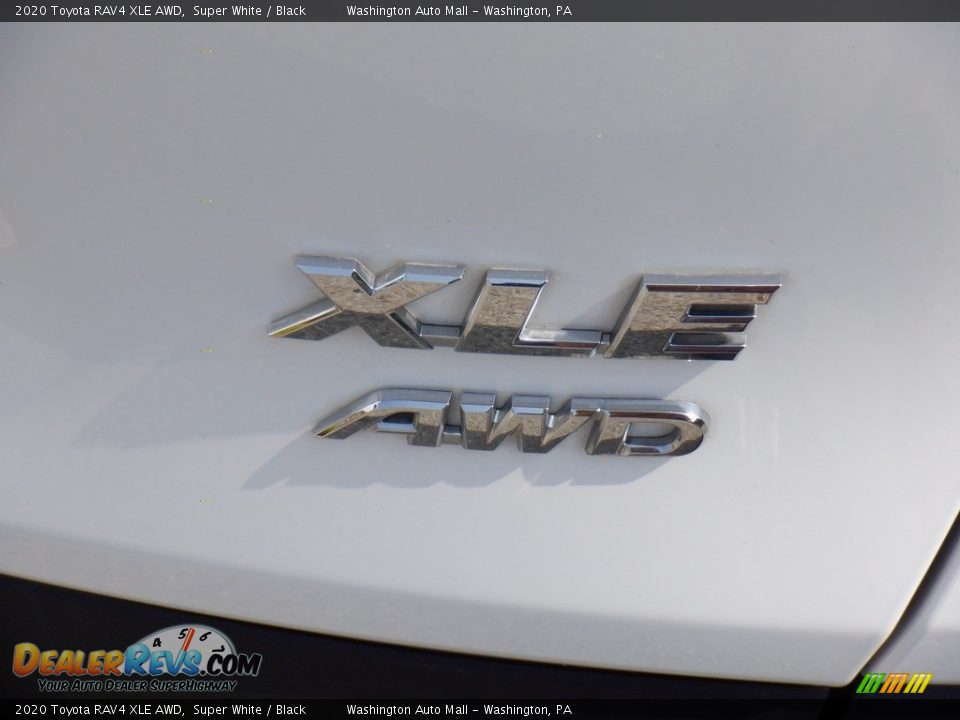 2020 Toyota RAV4 XLE AWD Super White / Black Photo #19