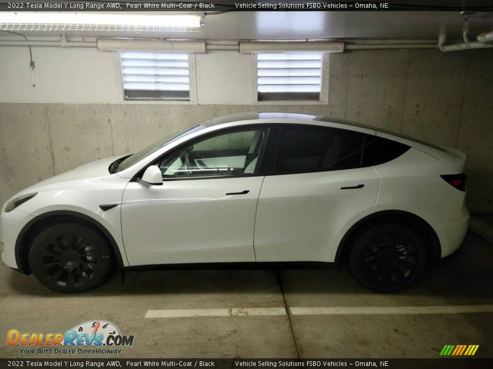 2022 Tesla Model Y Long Range AWD Pearl White Multi-Coat / Black Photo #2