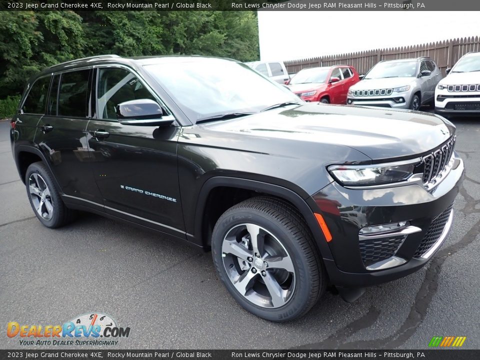 2023 Jeep Grand Cherokee 4XE Rocky Mountain Pearl / Global Black Photo #8