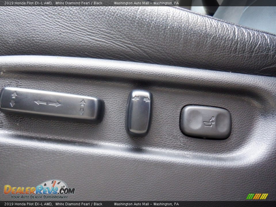 Front Seat of 2019 Honda Pilot EX-L AWD Photo #18