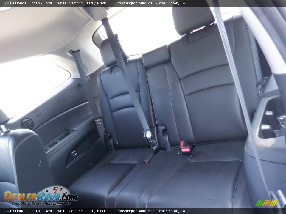 Rear Seat of 2019 Honda Pilot EX-L AWD Photo #33