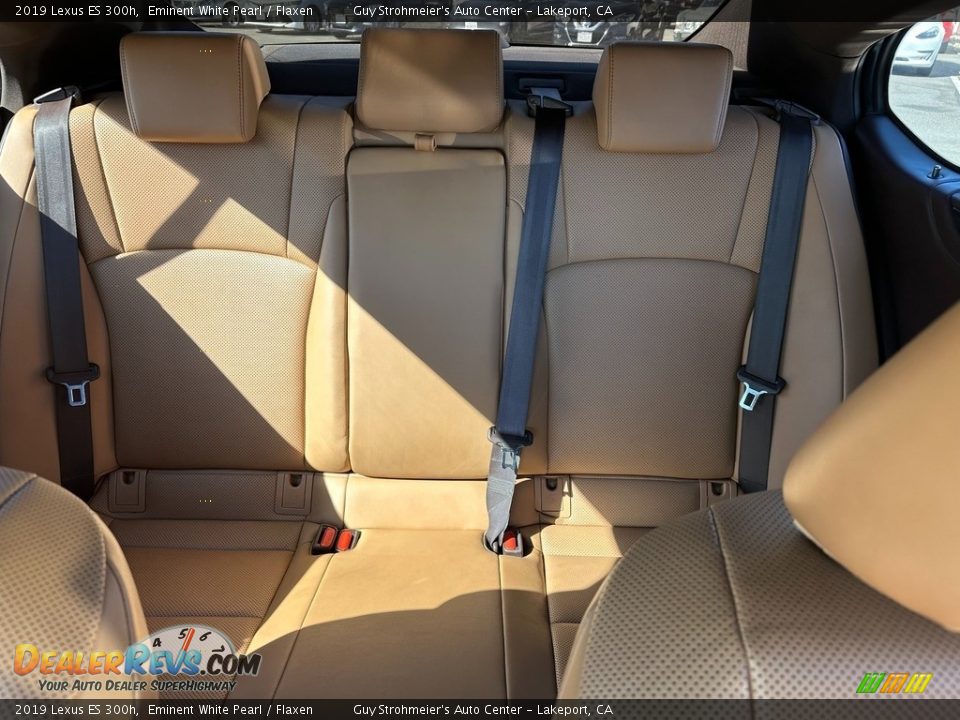 2019 Lexus ES 300h Eminent White Pearl / Flaxen Photo #15