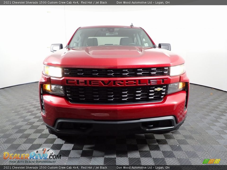 2021 Chevrolet Silverado 1500 Custom Crew Cab 4x4 Red Hot / Jet Black Photo #4