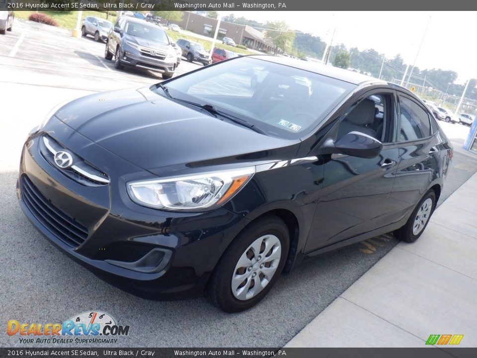 2016 Hyundai Accent SE Sedan Ultra Black / Gray Photo #5