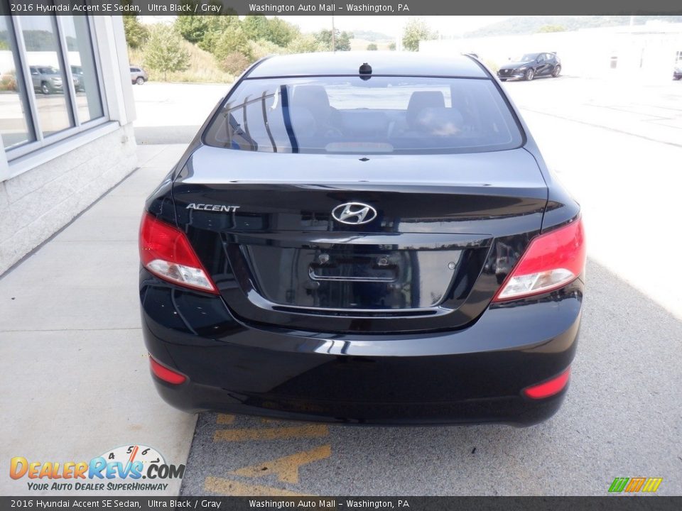 2016 Hyundai Accent SE Sedan Ultra Black / Gray Photo #8