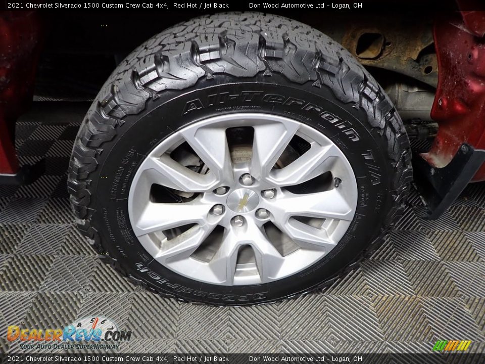 2021 Chevrolet Silverado 1500 Custom Crew Cab 4x4 Red Hot / Jet Black Photo #28