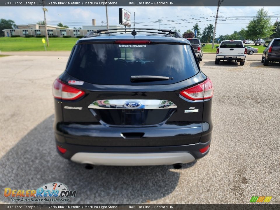 2015 Ford Escape SE Tuxedo Black Metallic / Medium Light Stone Photo #3