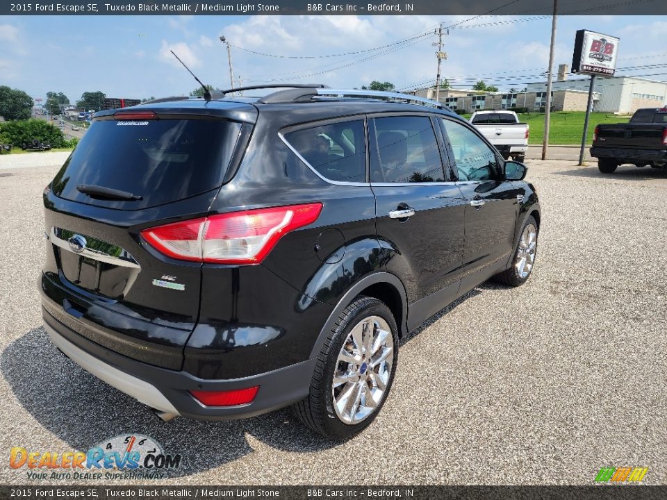 2015 Ford Escape SE Tuxedo Black Metallic / Medium Light Stone Photo #4