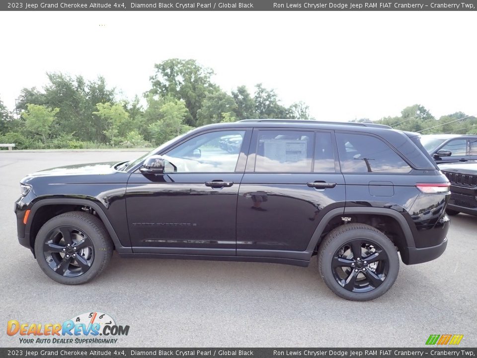 2023 Jeep Grand Cherokee Altitude 4x4 Diamond Black Crystal Pearl / Global Black Photo #2