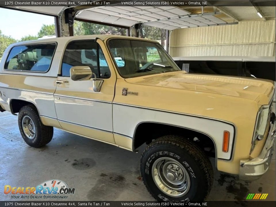 Front 3/4 View of 1975 Chevrolet Blazer K10 Cheyenne 4x4 Photo #3