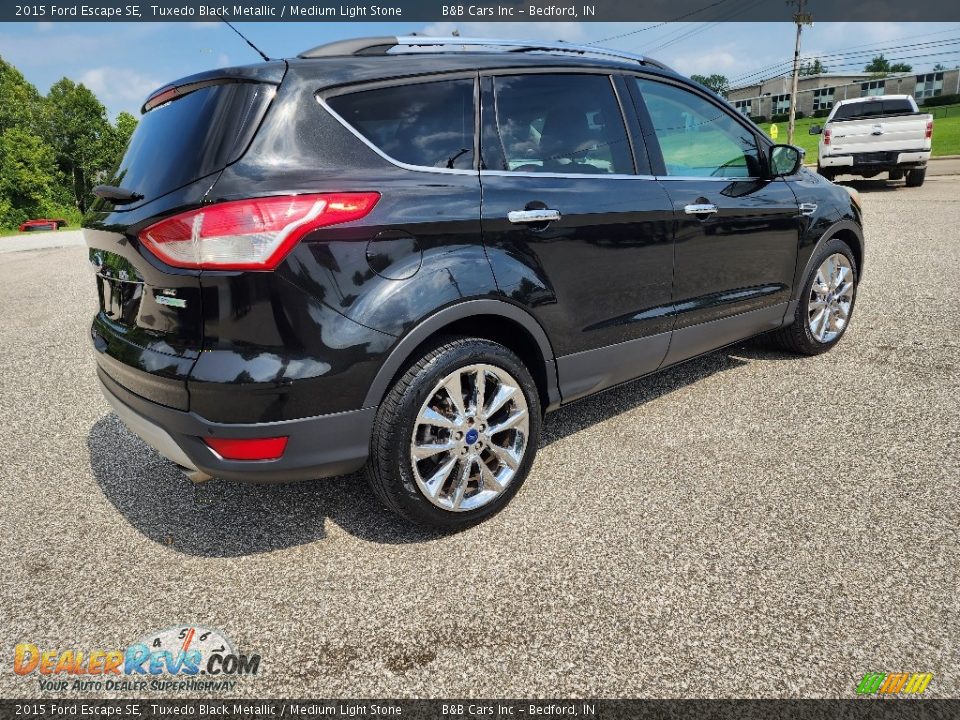 2015 Ford Escape SE Tuxedo Black Metallic / Medium Light Stone Photo #25