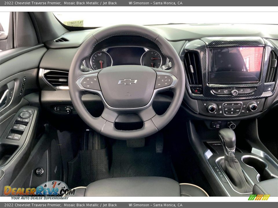 Dashboard of 2022 Chevrolet Traverse Premier Photo #4