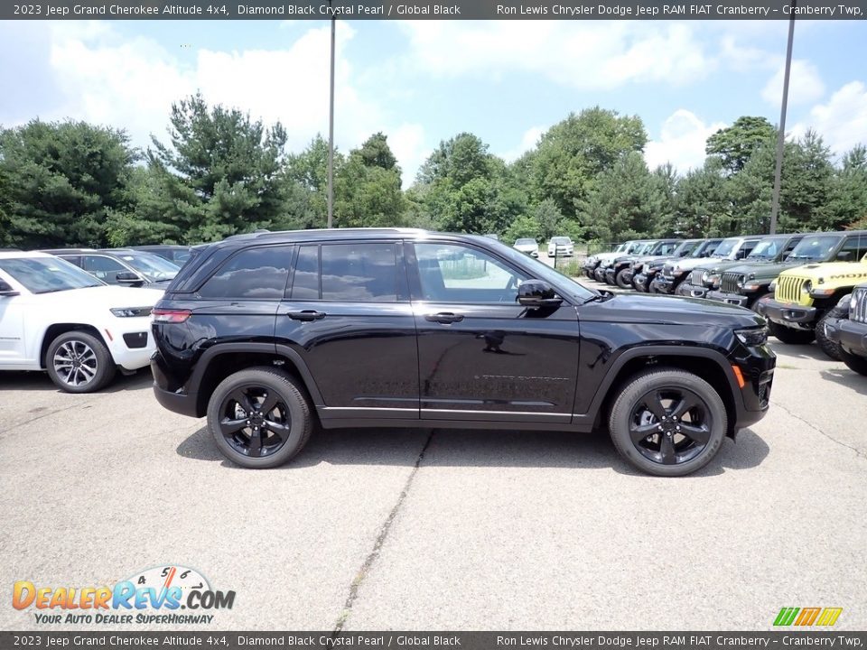 2023 Jeep Grand Cherokee Altitude 4x4 Diamond Black Crystal Pearl / Global Black Photo #6