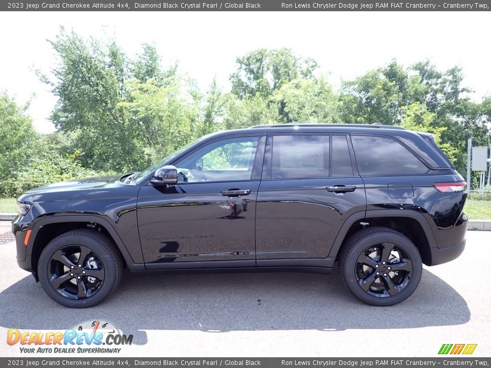 2023 Jeep Grand Cherokee Altitude 4x4 Diamond Black Crystal Pearl / Global Black Photo #2