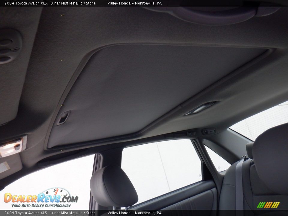 Sunroof of 2004 Toyota Avalon XLS Photo #9