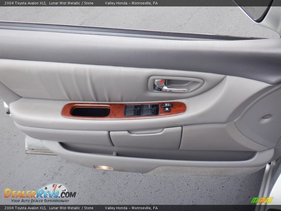 Door Panel of 2004 Toyota Avalon XLS Photo #10