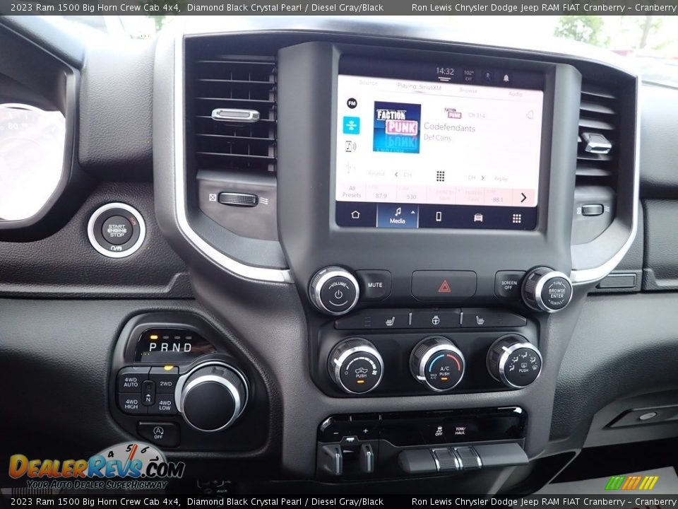 2023 Ram 1500 Big Horn Crew Cab 4x4 Diamond Black Crystal Pearl / Diesel Gray/Black Photo #17