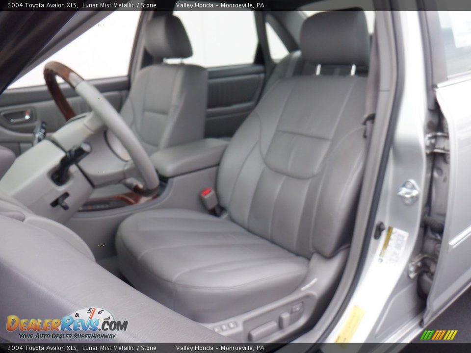 Front Seat of 2004 Toyota Avalon XLS Photo #13