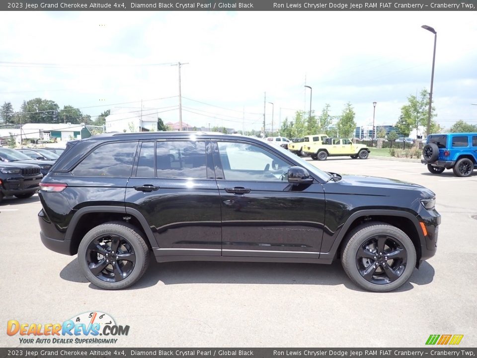 2023 Jeep Grand Cherokee Altitude 4x4 Diamond Black Crystal Pearl / Global Black Photo #6