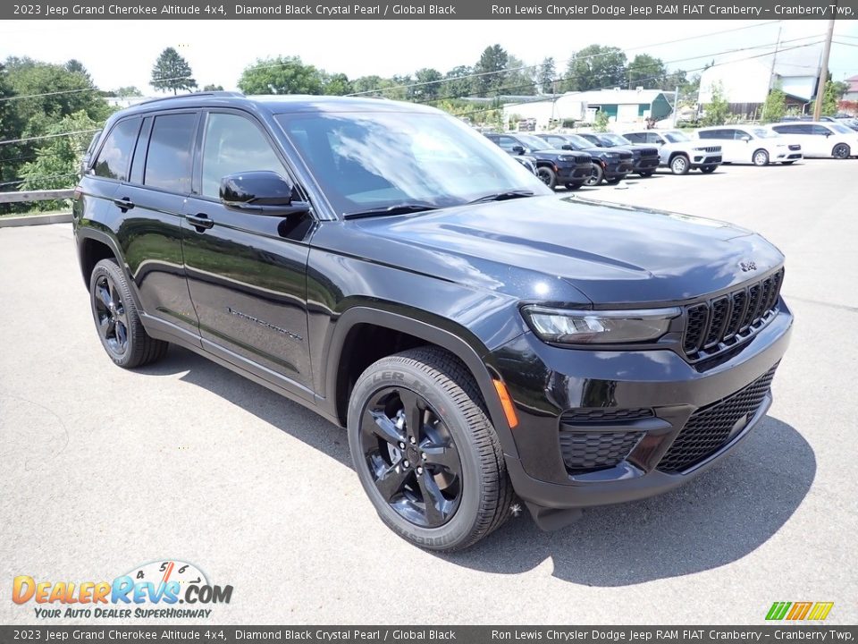 2023 Jeep Grand Cherokee Altitude 4x4 Diamond Black Crystal Pearl / Global Black Photo #7