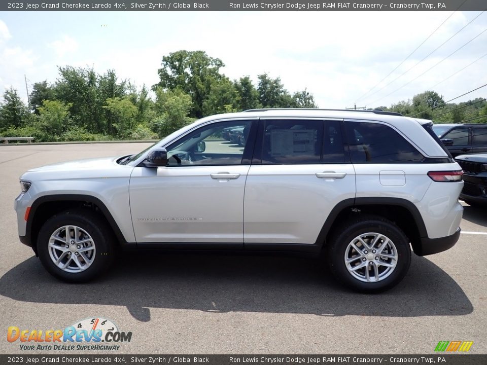 2023 Jeep Grand Cherokee Laredo 4x4 Silver Zynith / Global Black Photo #2