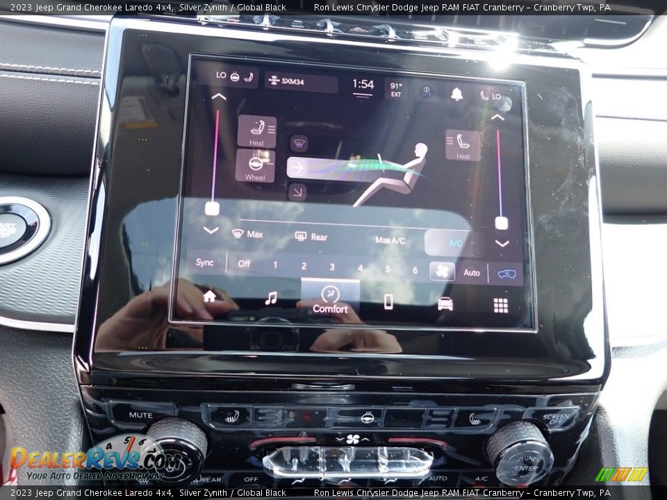 2023 Jeep Grand Cherokee Laredo 4x4 Silver Zynith / Global Black Photo #18