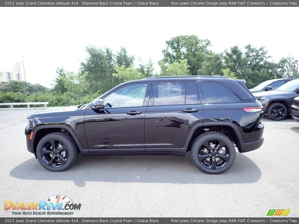 2023 Jeep Grand Cherokee Altitude 4x4 Diamond Black Crystal Pearl / Global Black Photo #2