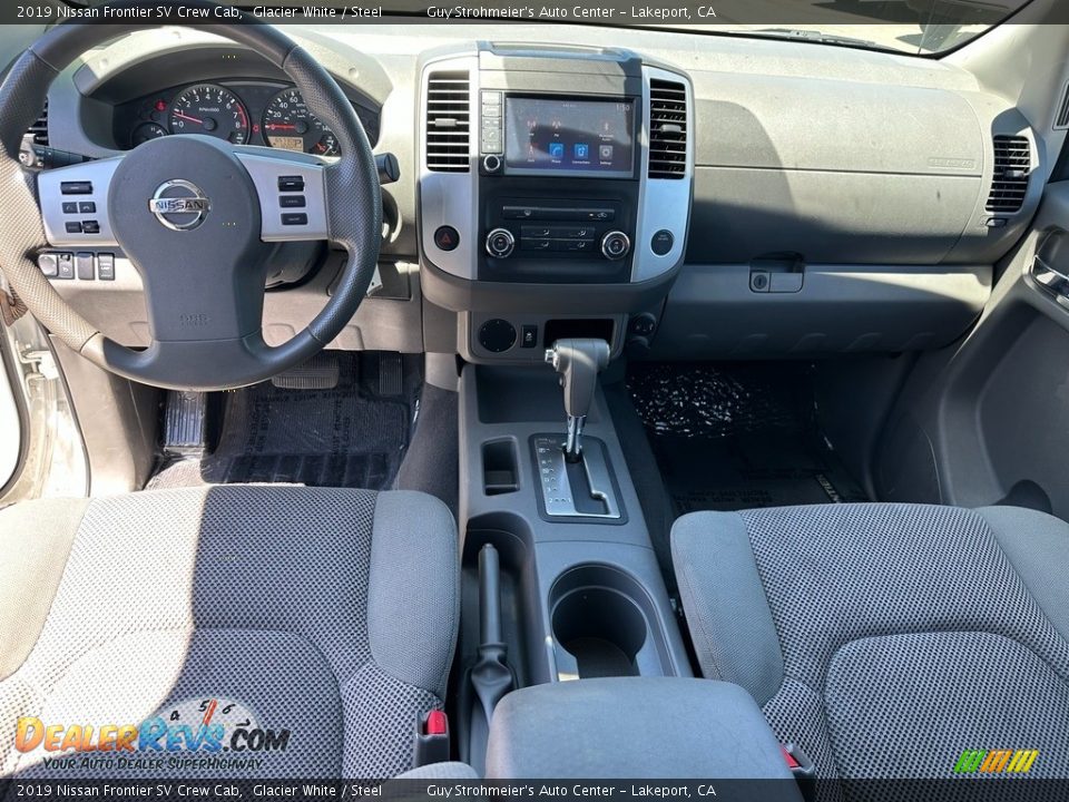 Dashboard of 2019 Nissan Frontier SV Crew Cab Photo #12