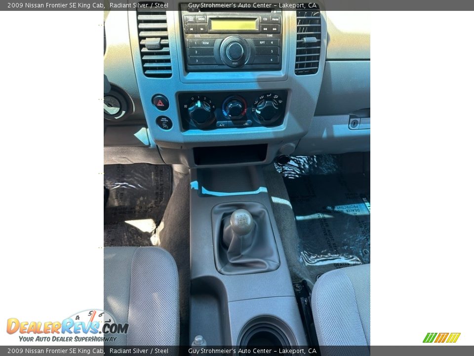2009 Nissan Frontier SE King Cab Shifter Photo #8
