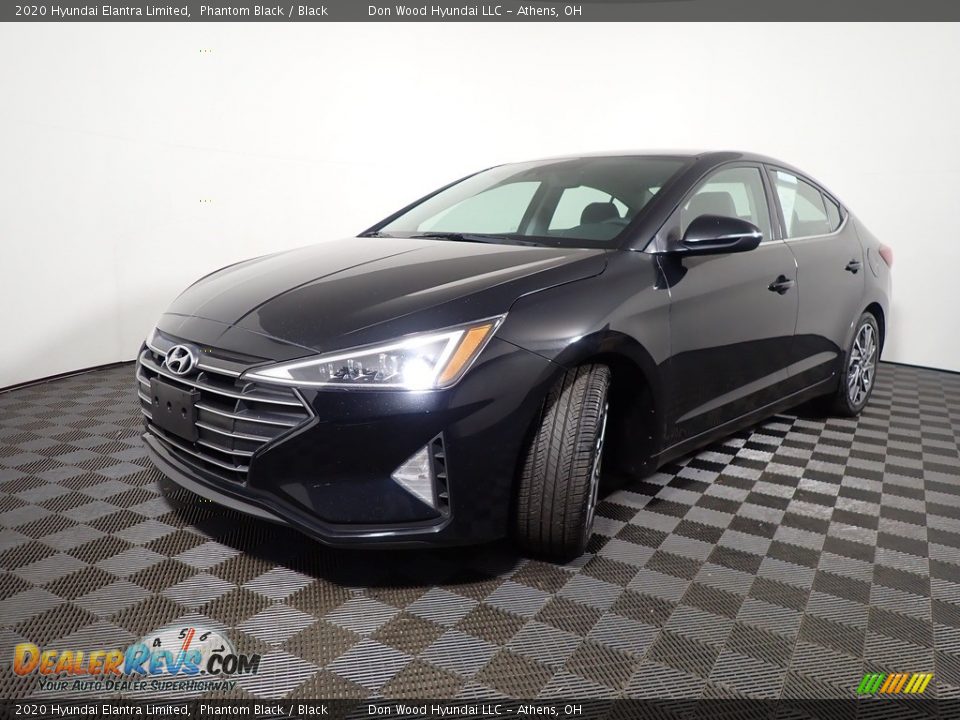 2020 Hyundai Elantra Limited Phantom Black / Black Photo #7