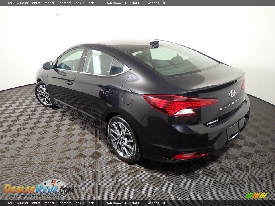 2020 Hyundai Elantra Limited Phantom Black / Black Photo #10