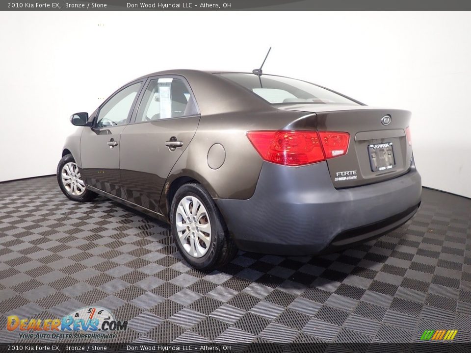 2010 Kia Forte EX Bronze / Stone Photo #11