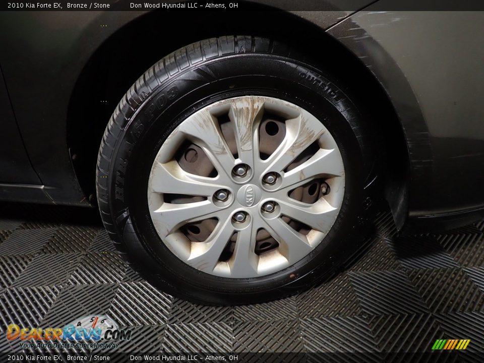 2010 Kia Forte EX Bronze / Stone Photo #17