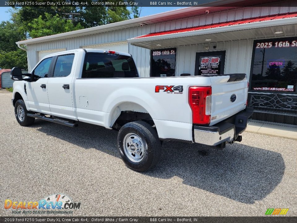 2019 Ford F250 Super Duty XL Crew Cab 4x4 Oxford White / Earth Gray Photo #3