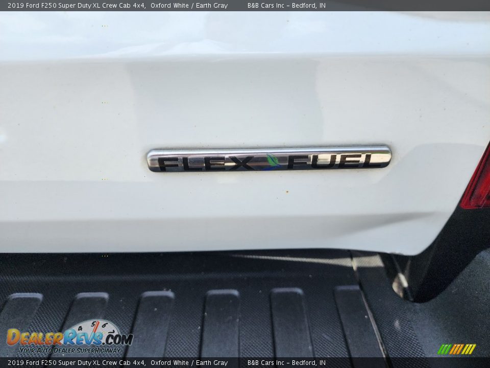 2019 Ford F250 Super Duty XL Crew Cab 4x4 Oxford White / Earth Gray Photo #20