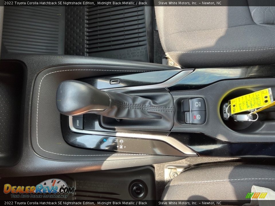 2022 Toyota Corolla Hatchback SE Nightshade Edition Shifter Photo #22