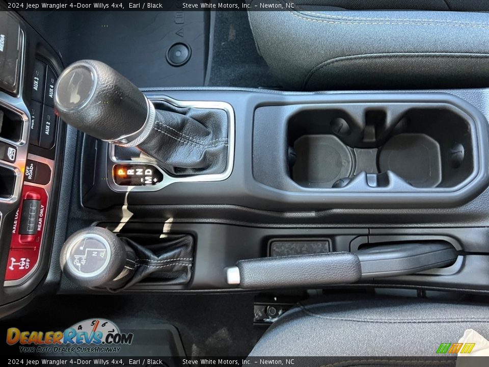 2024 Jeep Wrangler 4-Door Willys 4x4 Shifter Photo #23