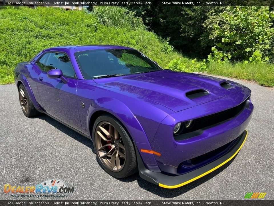 Front 3/4 View of 2023 Dodge Challenger SRT Hellcat JailBreak Widebody Photo #4