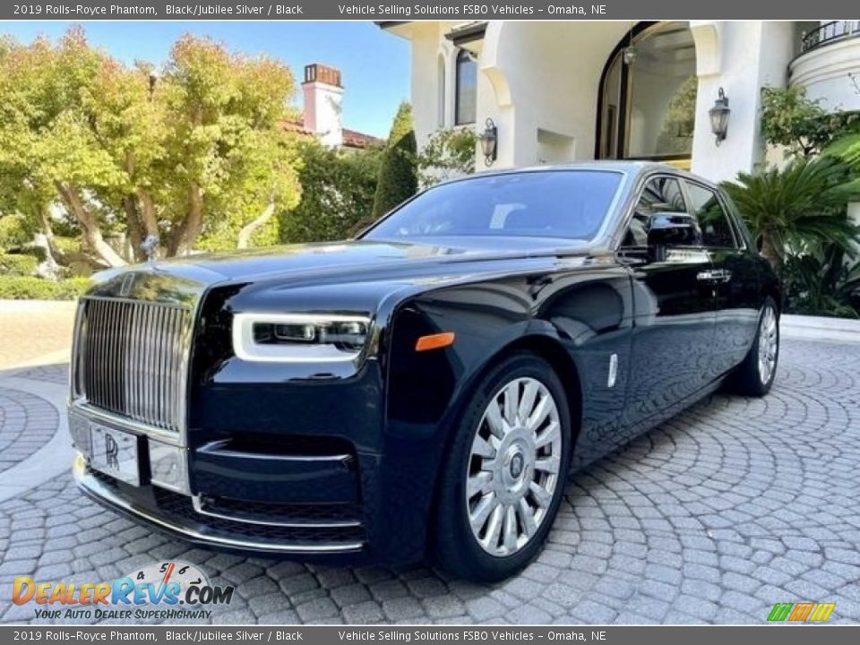 Black/Jubilee Silver 2019 Rolls-Royce Phantom  Photo #1