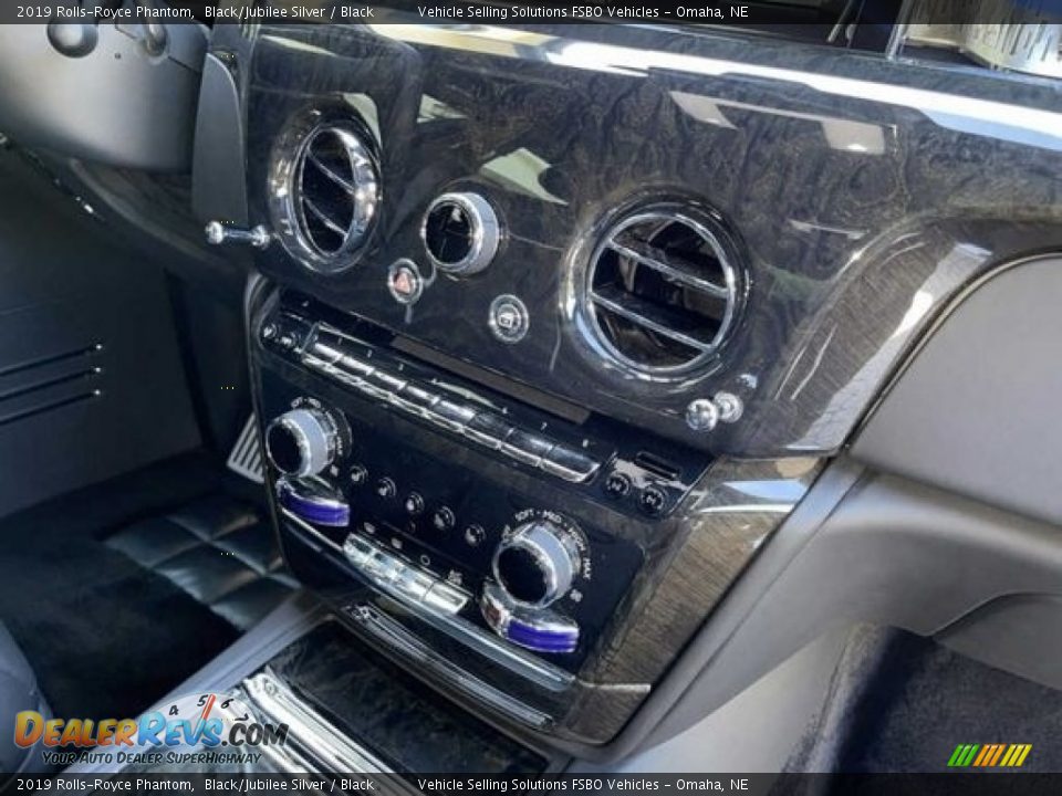 Controls of 2019 Rolls-Royce Phantom  Photo #4