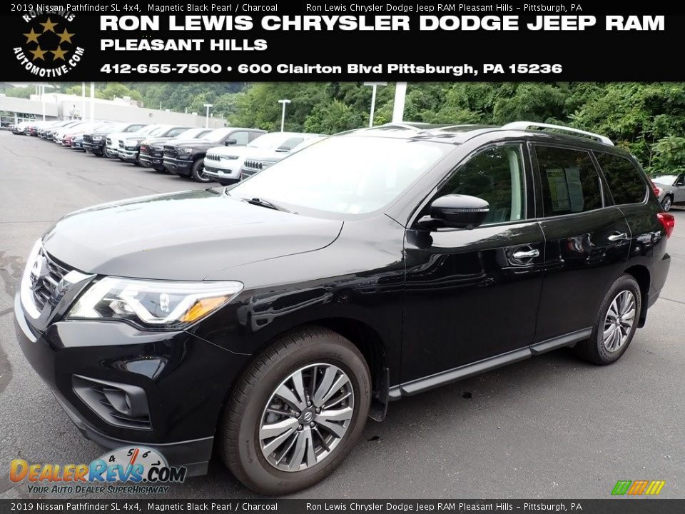 2019 Nissan Pathfinder SL 4x4 Magnetic Black Pearl / Charcoal Photo #1