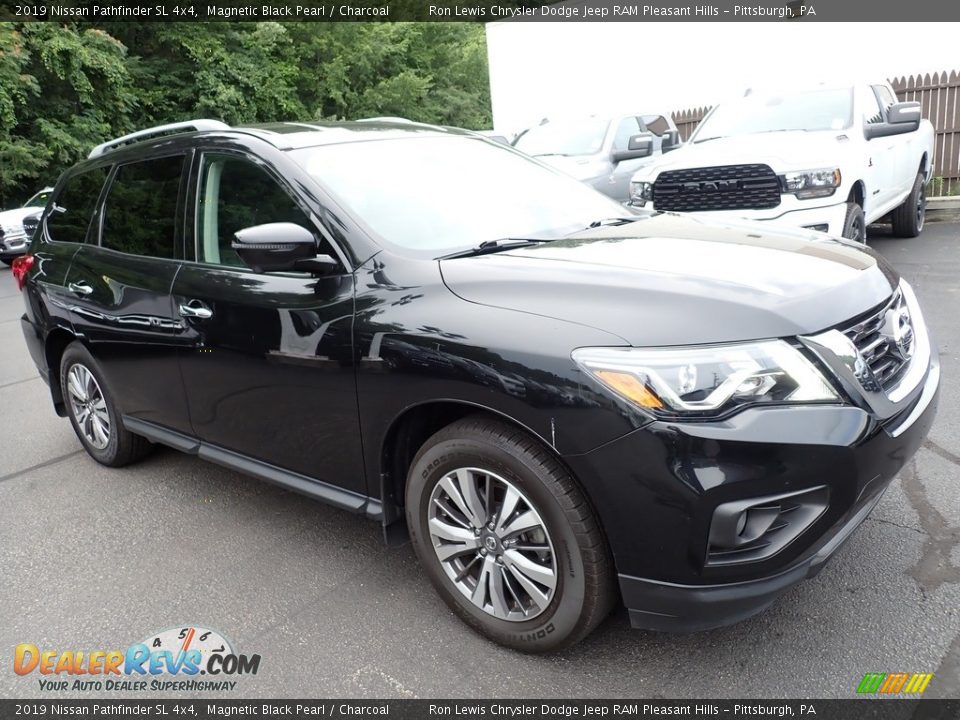 2019 Nissan Pathfinder SL 4x4 Magnetic Black Pearl / Charcoal Photo #8