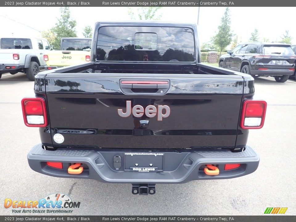 2023 Jeep Gladiator Mojave 4x4 Black / Black Photo #4